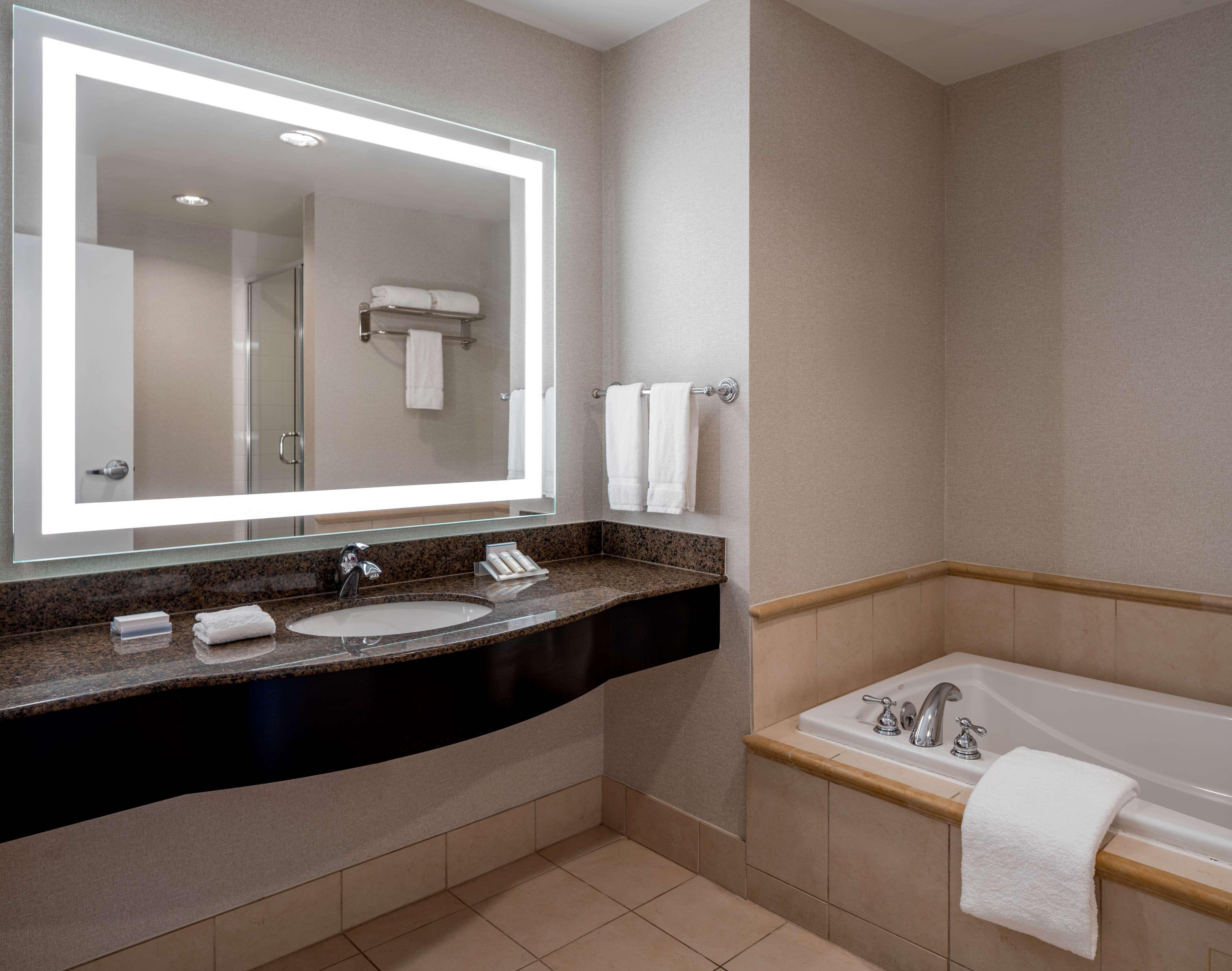 Hilton Garden Inn Jackson Downtown Eksteriør bilde